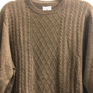 Men’s Dockers Crew Neck Sweater. In size Large